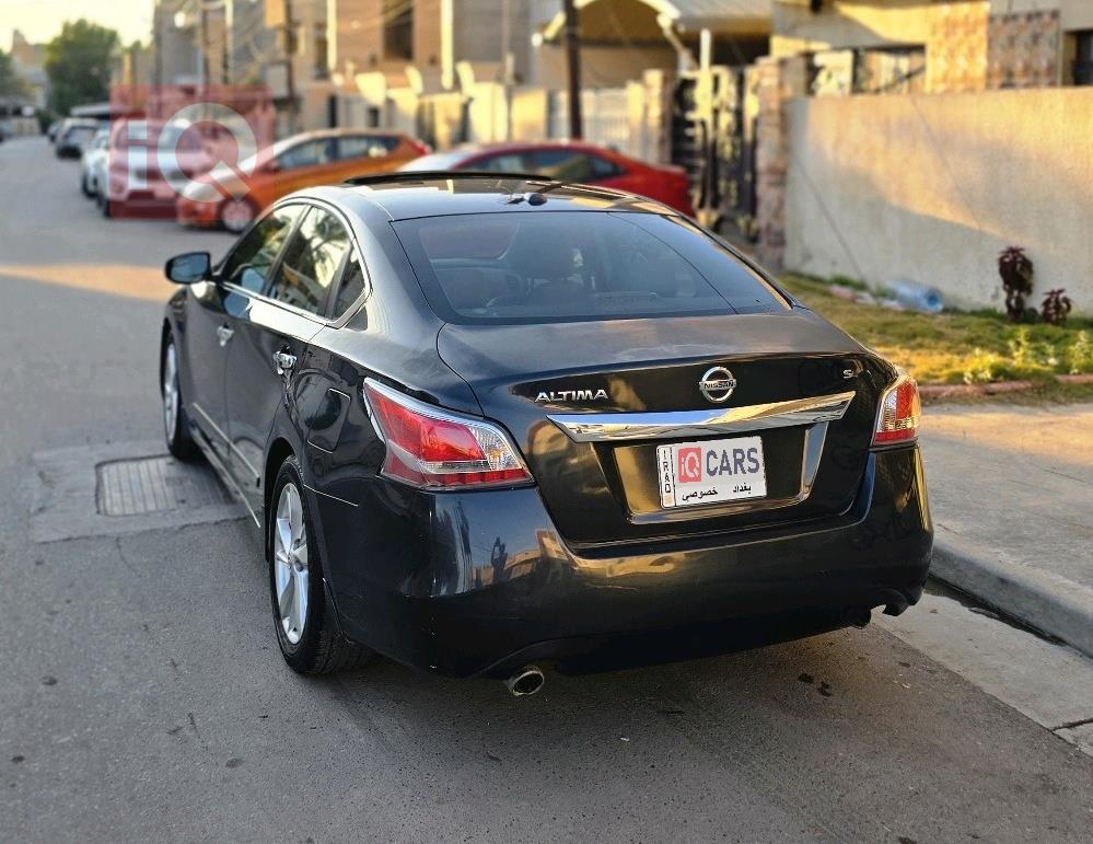 نيسان ألتيما